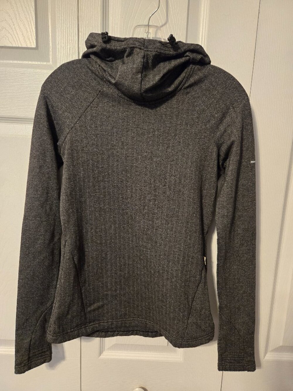 Mondetta Hooded Winter Pullover, Size S.